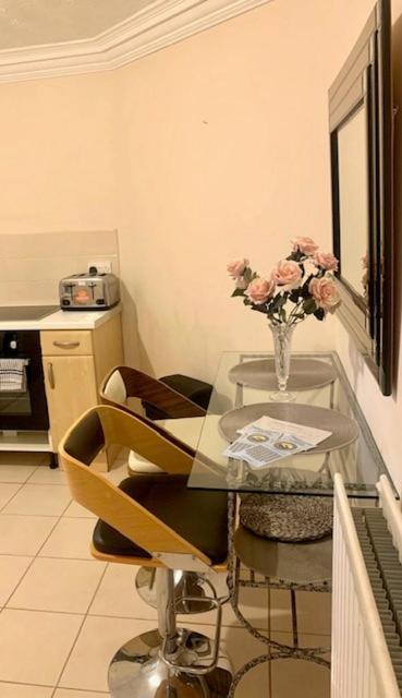 Central Spacious City Apartment ダラム エクステリア 写真