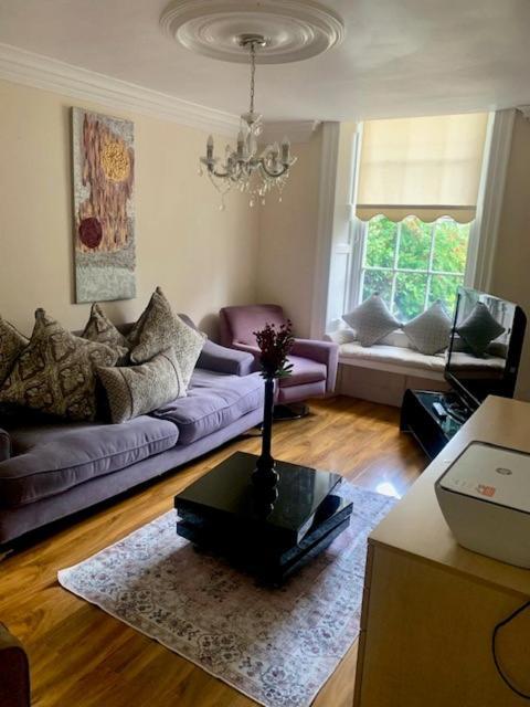 Central Spacious City Apartment ダラム エクステリア 写真